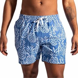 Chubbies Pineapple Swim Trunks Mens Medium 5.5” Blue Tropical Beach Shorts